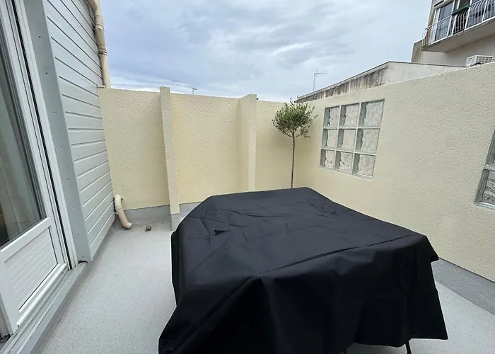 Appartement T2 A 100m De Et Terrasse